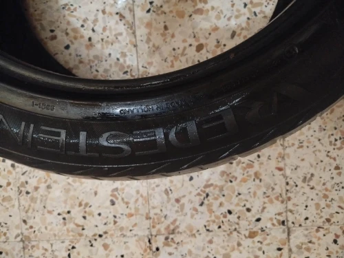 Pneu r18 vredestein