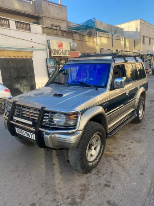 Mitsubishi Pajero Court 1998 V6 300