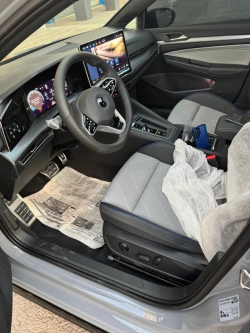 Volkswagen Golf 8 2025 R-Line