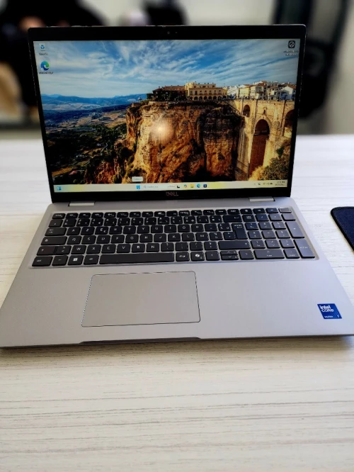 Dell Latitude 5550 Ultra 7 32gb DDR5