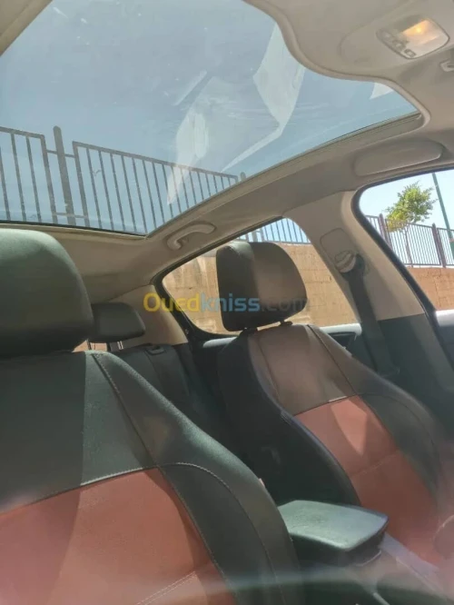Peugeot 308 2013 La toute