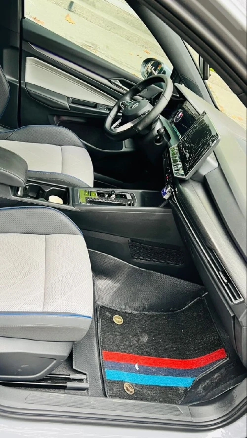 Volkswagen Golf 8 2025 R-Line