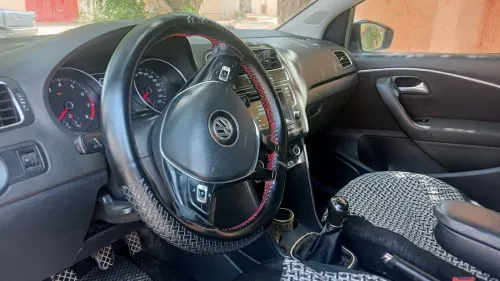 Volkswagen Polo 2015 la carrat