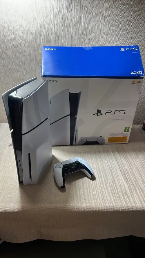 Ps5 slim 1tb état 10/10 avec boite