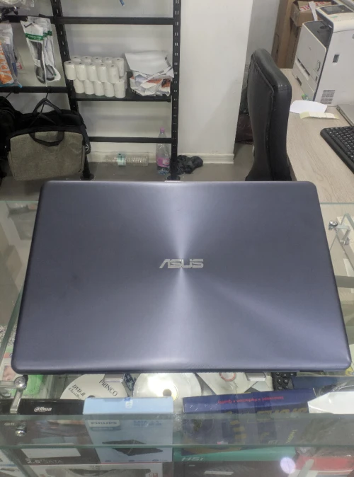 Asus Vivobook 