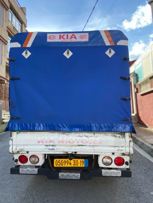 Kia k2700 palatou Kia k2700 platou 2011