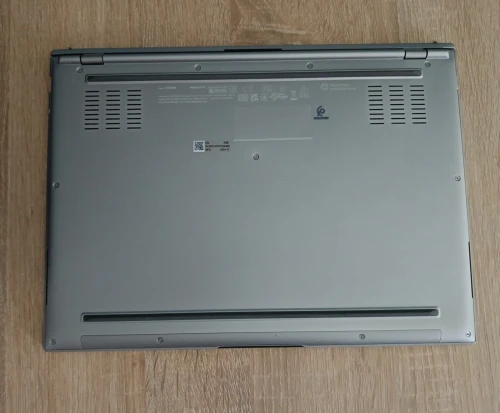 ASUS Zenbook S13 OLED  Ultra fin 1cm légér 1kg  16GB Ram 1TB SSD