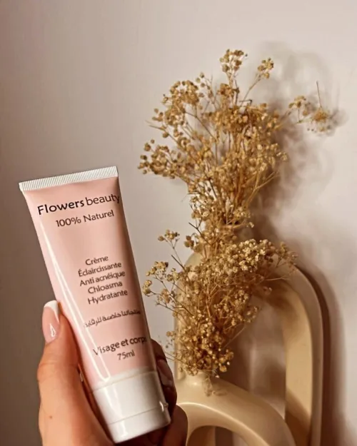 flowers beautyمتوفر بالجملة من العلامة التجاريةCrème éclaircissante anti acnéique