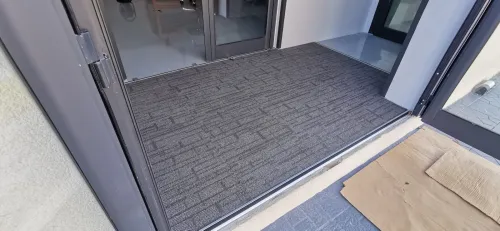 Moquette en dalle 50x50cm, revêtement sol