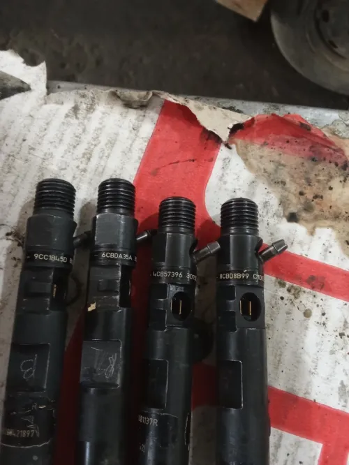 Injecteur 1.5 dci . 100 cv انجيكتور