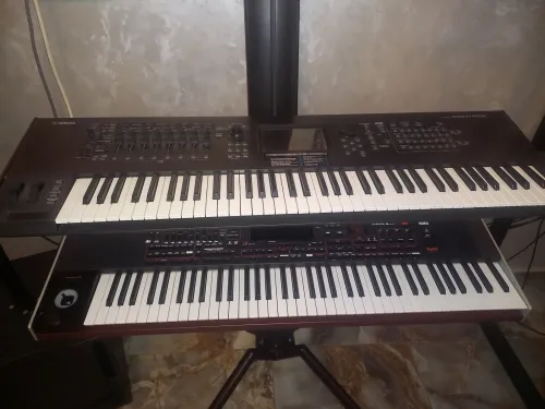 korg pa 4x pro orientale  76 notes  et Yamaha montage 7 pro 