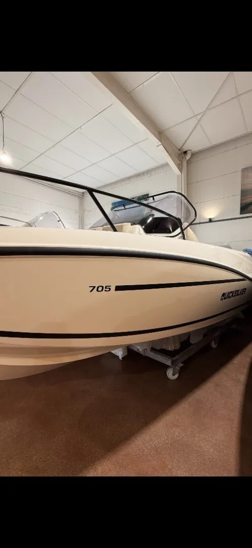 QuickSilver 705 open 