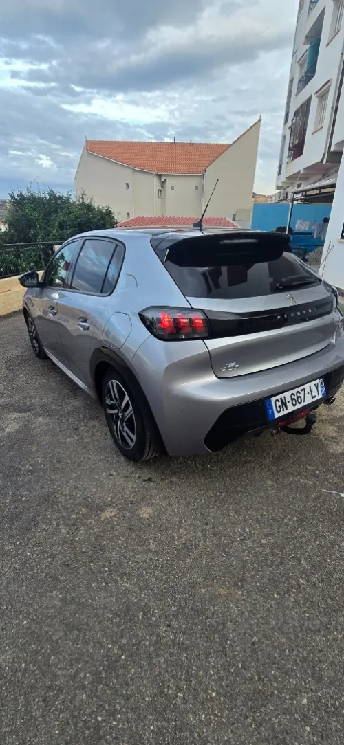 Peugeot 208 2023 E-Style