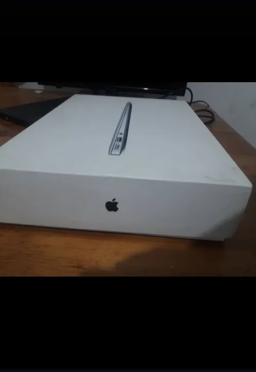 MACBOOK 