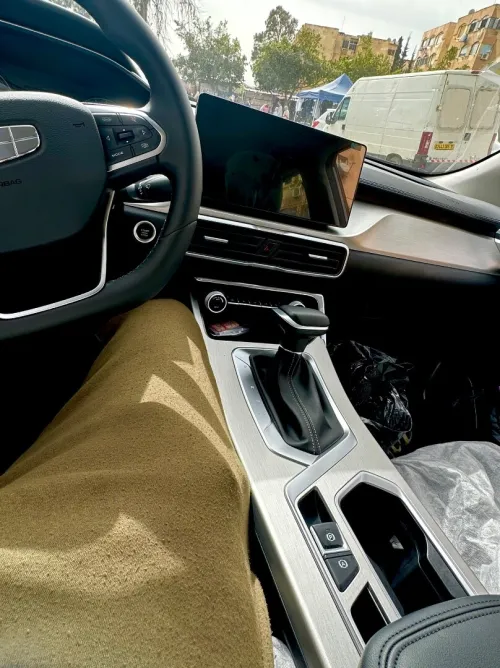 Geely Coolray 2025 