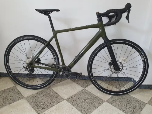 VELO GRAVEL MARQUE ROSE L GRX11