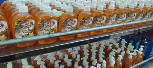 Préparateur et formateur des produits détergents 