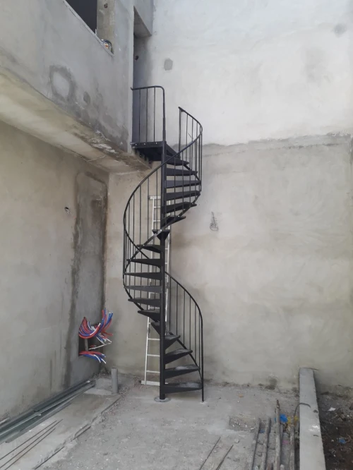 escalier colimaçon ou spirale métal