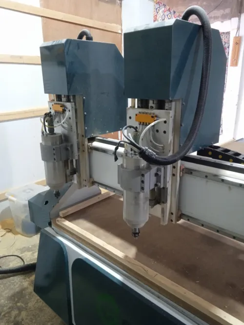 ألة نجارة  cnc