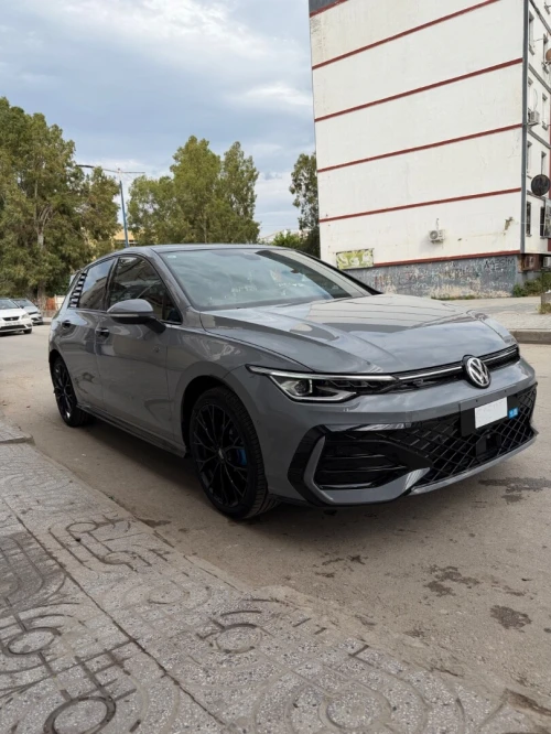 Volkswagen Golf 8 2025 R