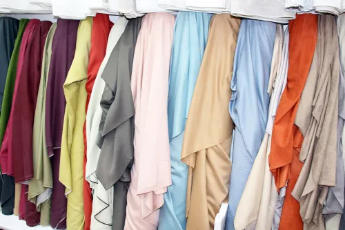 Ameublement, rideaux et le linge de maison