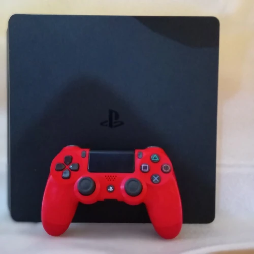 Ps4 slim trés bon état