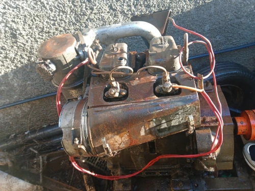 Moteur VM 2 cylindres avec pompe