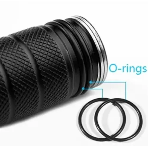 Torche de Plongée Professionnelle à Haute Puissance étanche IP68. Batterie Rechargeable
