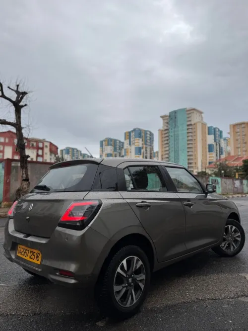 Suzuki Swift 2025 GLX - 🇮🇳