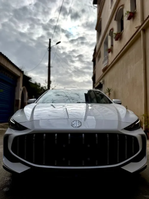 MG 5 2025 Luxury 180 Dvvt