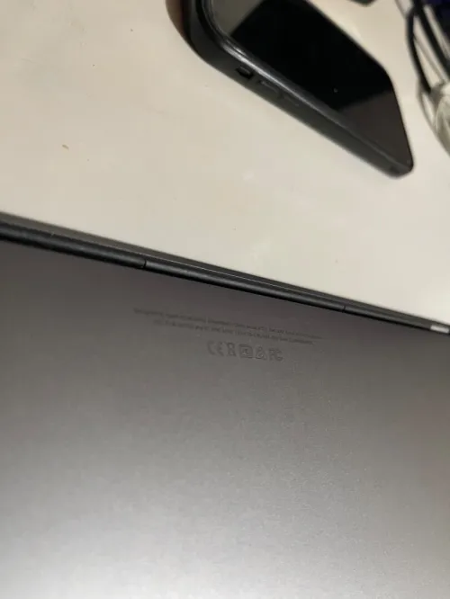 MacBook Pro 2017 15 inch touchbar ( battery service) & souris Magic Mouse 2