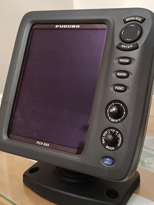 Sondeur furuno FCV 585