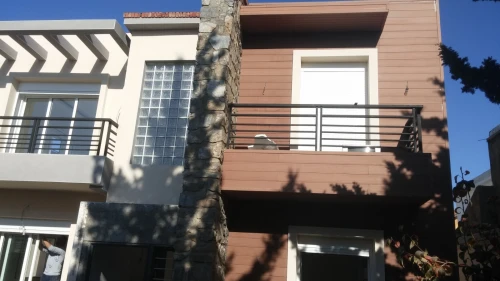 Revêtement façade en bois composite 