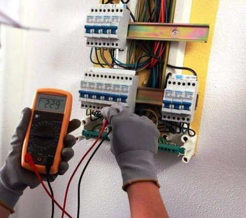 Service  professionnel en électricité bâtiment et industriel