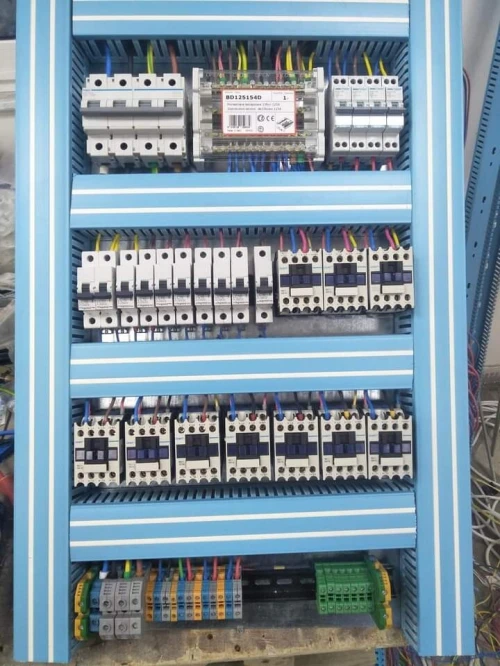 Service  professionnel en électricité bâtiment et industriel