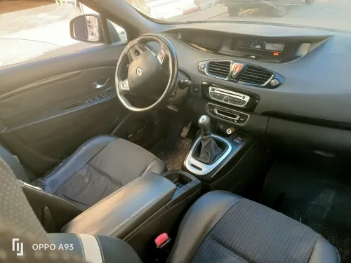 Renault Scenic 2012 3