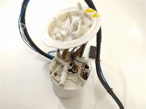 Pompe carburant hitachi
