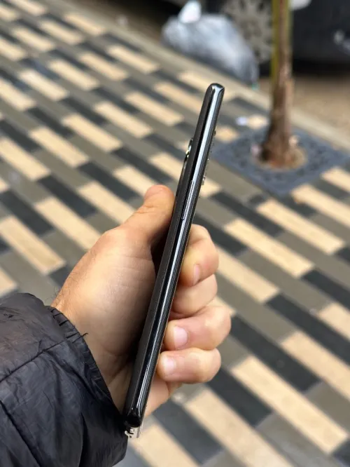 One plus One plus 11r. (Ace2)