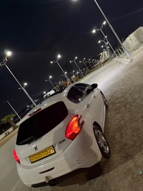 Peugeot 208 2015 Allure