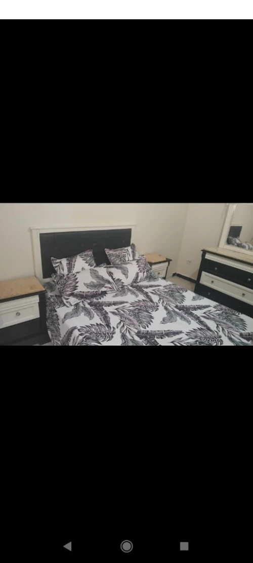 Chambre à coucher bon état 