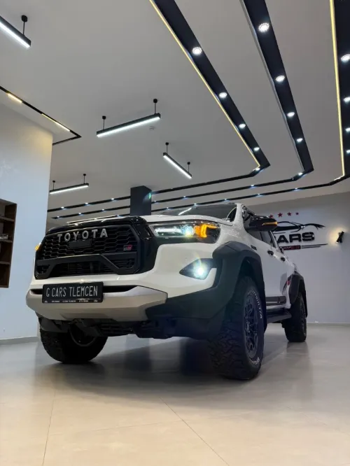 Toyota HILUX 4*4 FULL OPTION 2025 Gr sport vip