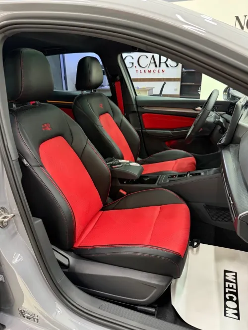 Volkswagen GOLF 8.5 FULL OPTION 2026 R-LINE BLACK ÉDITION
