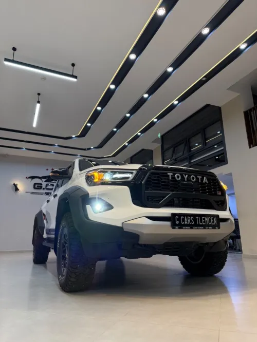 Toyota HILUX 4*4 FULL OPTION 2025 Gr sport vip