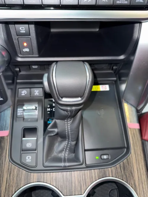 Toyota Land Cruiser  2025 VX-R / LC 300 FULL OPTION