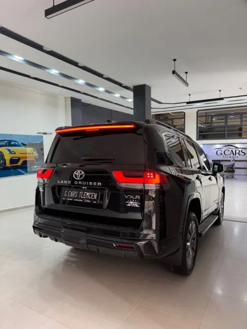 Toyota Land Cruiser  2025 VX-R / LC 300 FULL OPTION