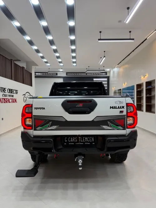 Toyota HILUX 4*4 2025 Gr sport / full option