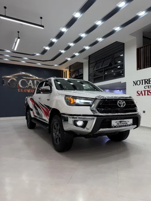 Toyota Revo  2025 HILUX FULL OPTION 4*4
