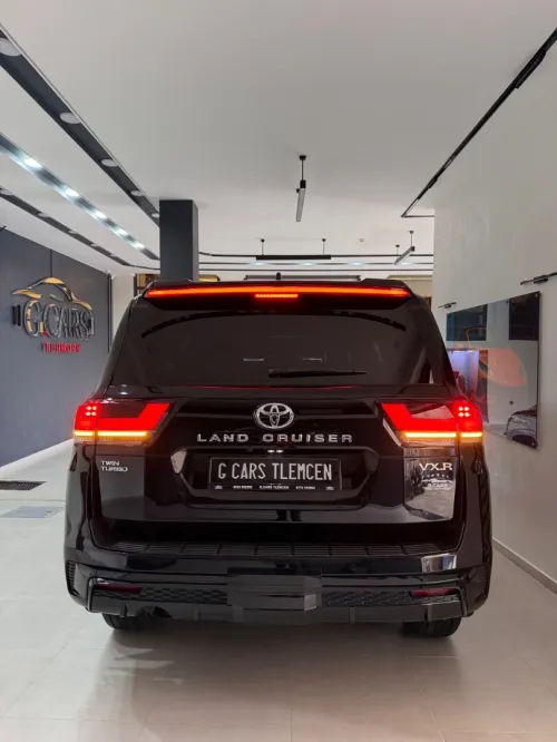 Toyota Land Cruiser  2025 VX-R / LC 300 FULL OPTION