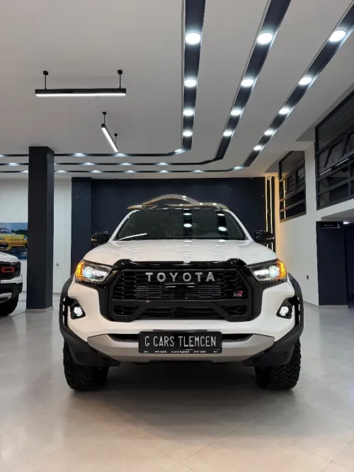 Toyota HILUX 4*4 2025 GR SPORT /FULL OPTION