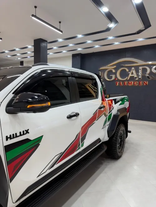 Toyota HILUX 4*4 2025 Gr sport / full option